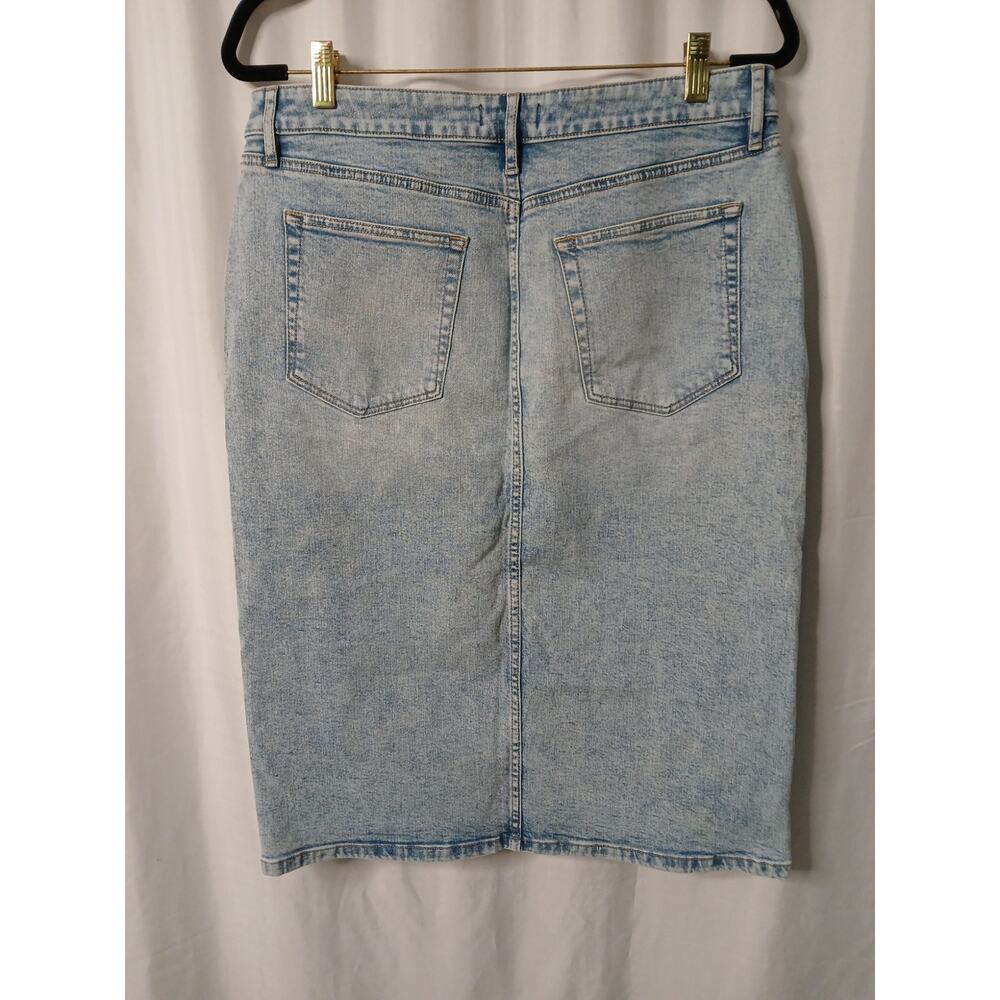 Loft Light Wash Denim Jean Midi Pencil Skirt With Slit NWT Knee Length Size 12 - Picture 2 of 7